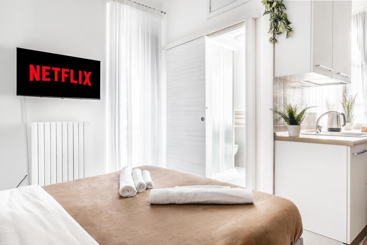 Pretty House Navigli-Duomo Netflix & Design Apartment Milan Exterior photo